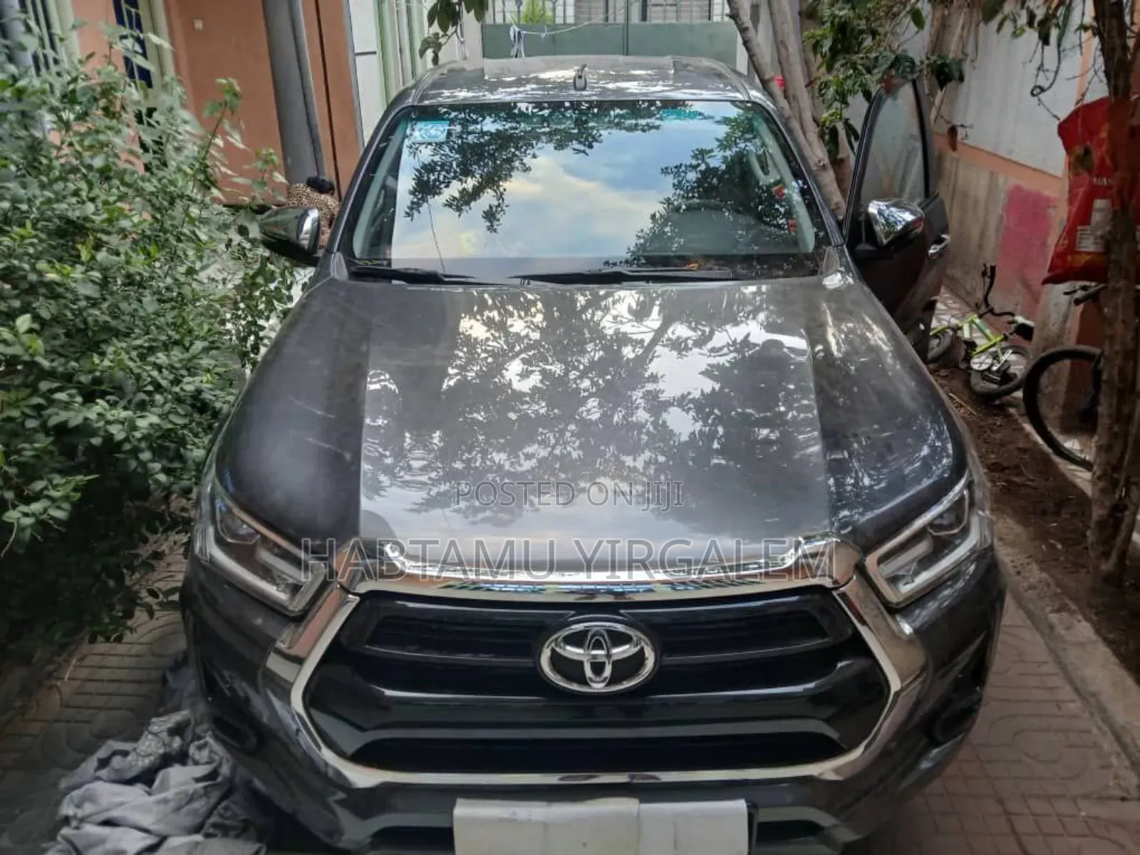 New Toyota Hilux 2023 Silver