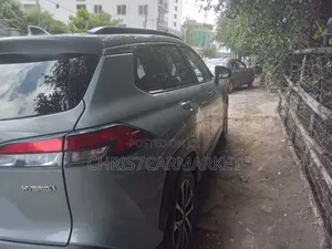 Toyota Corolla Cross 2023 Green