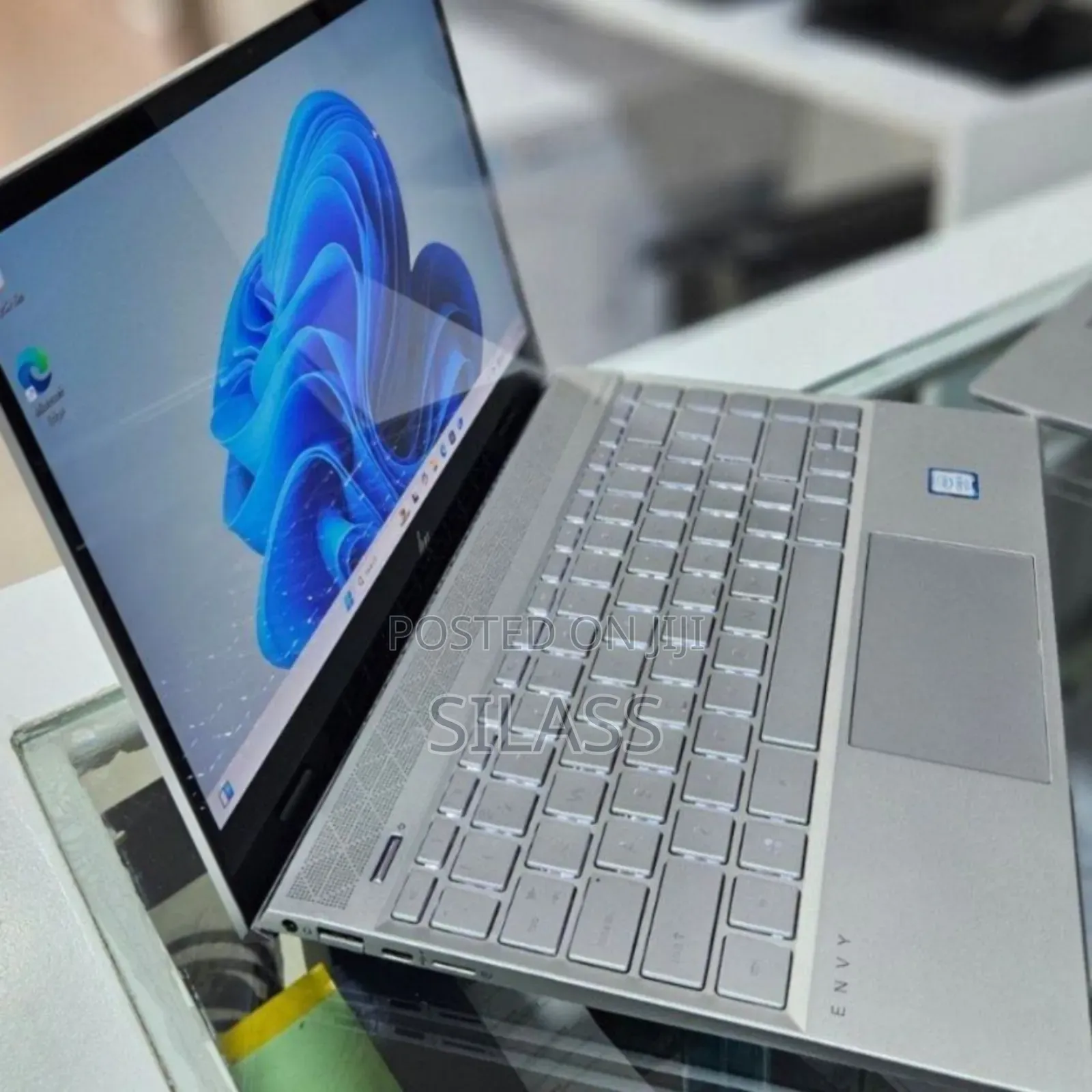 New Laptop HP Envy X360 8GB Intel Core I5 SSD 256GB