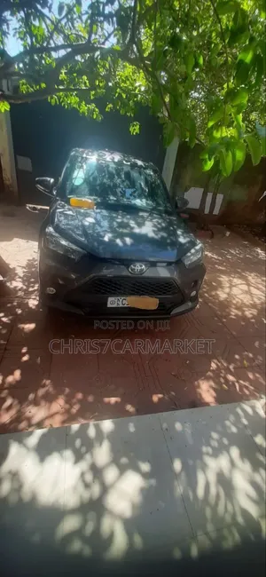 Photo - Toyota Raize 1.2 Hybrid FWD 2022 Gray