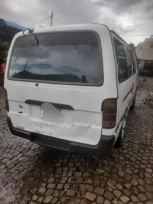 Photo - Toyota HiAce 1999 White