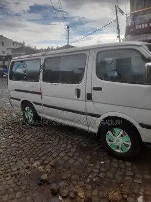 Toyota HiAce 1999 White