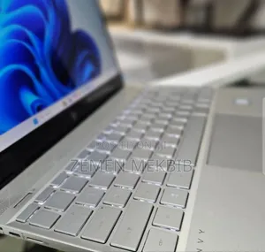 Photo - New Laptop HP 8GB Intel Core I5 SSD 256GB