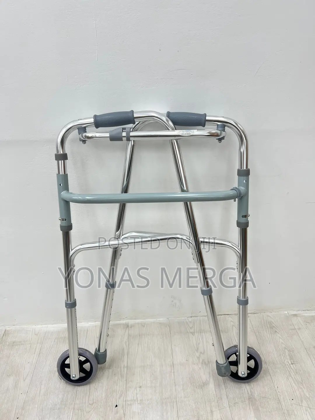 Walkers for Seniors to Keep Weight Off of Their Foot or Leg