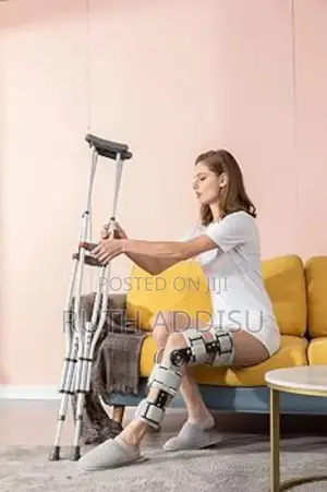 Photo - Crutches2፭crutches6፮crutches5፬crutches1፪crutches7፯crutches