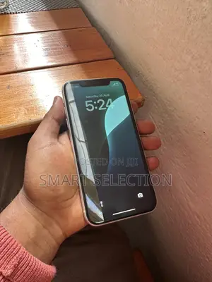 Apple iPhone XR 128 GB White