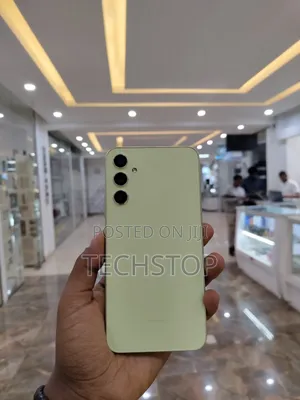 Photo - New Samsung Galaxy A54 128 GB Gold