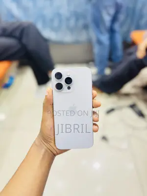 Photo - New Apple iPhone 15 Pro Max 256 GB Gray