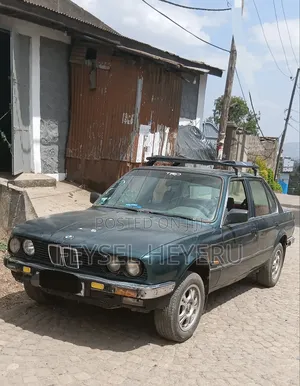 Photo - BMW 316i 1987 Gray