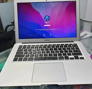 New Laptop Apple MacBook Pro 2017 8GB Intel Core I5 SSD 128GB