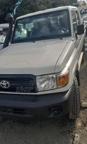 Photo - New Toyota Land Cruiser 2023 White