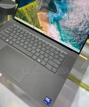 New Laptop Dell Precision 17 7720 64GB Intel Core Ultra 7 SSD 1T