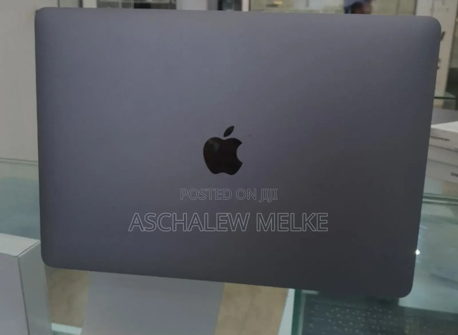 New Laptop Apple MacBook Pro 2022 M2 8GB Apple M2 SSD 256GB