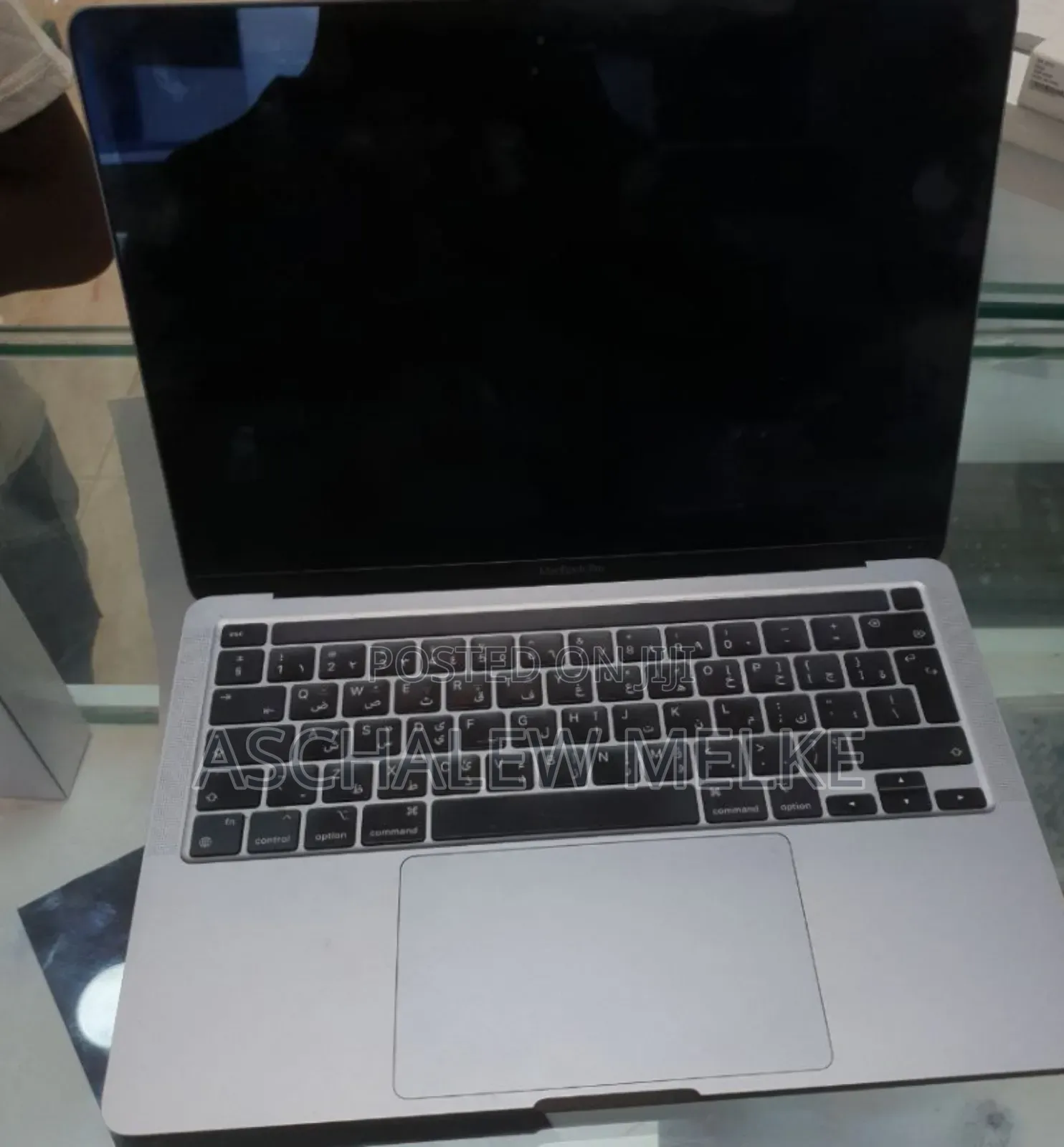 New Laptop Apple MacBook Pro 2022 M2 8GB Apple M2 SSD 256GB