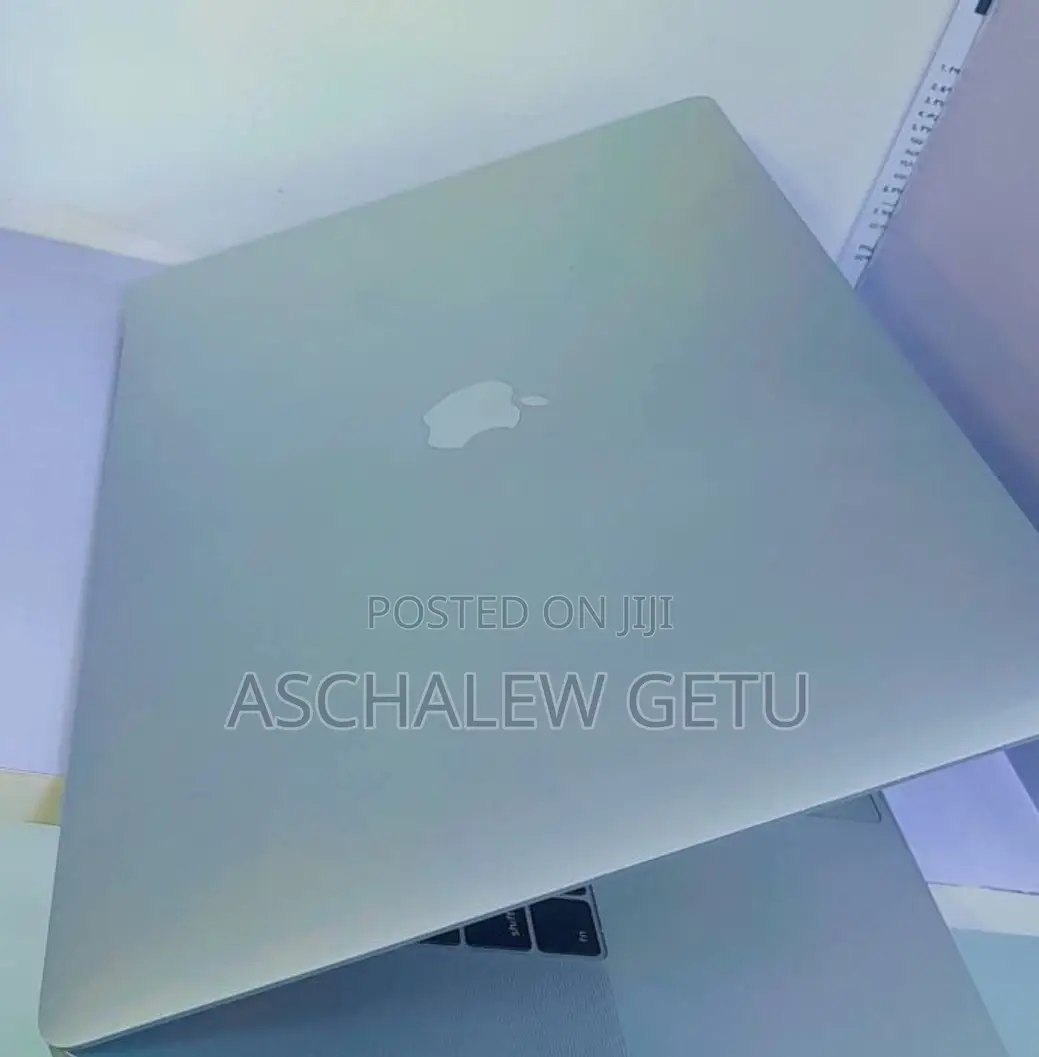 New Laptop Apple MacBook Pro 2017 16GB Intel Core I7 SSD 256GB