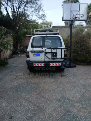 Toyota Land Cruiser 2002 White