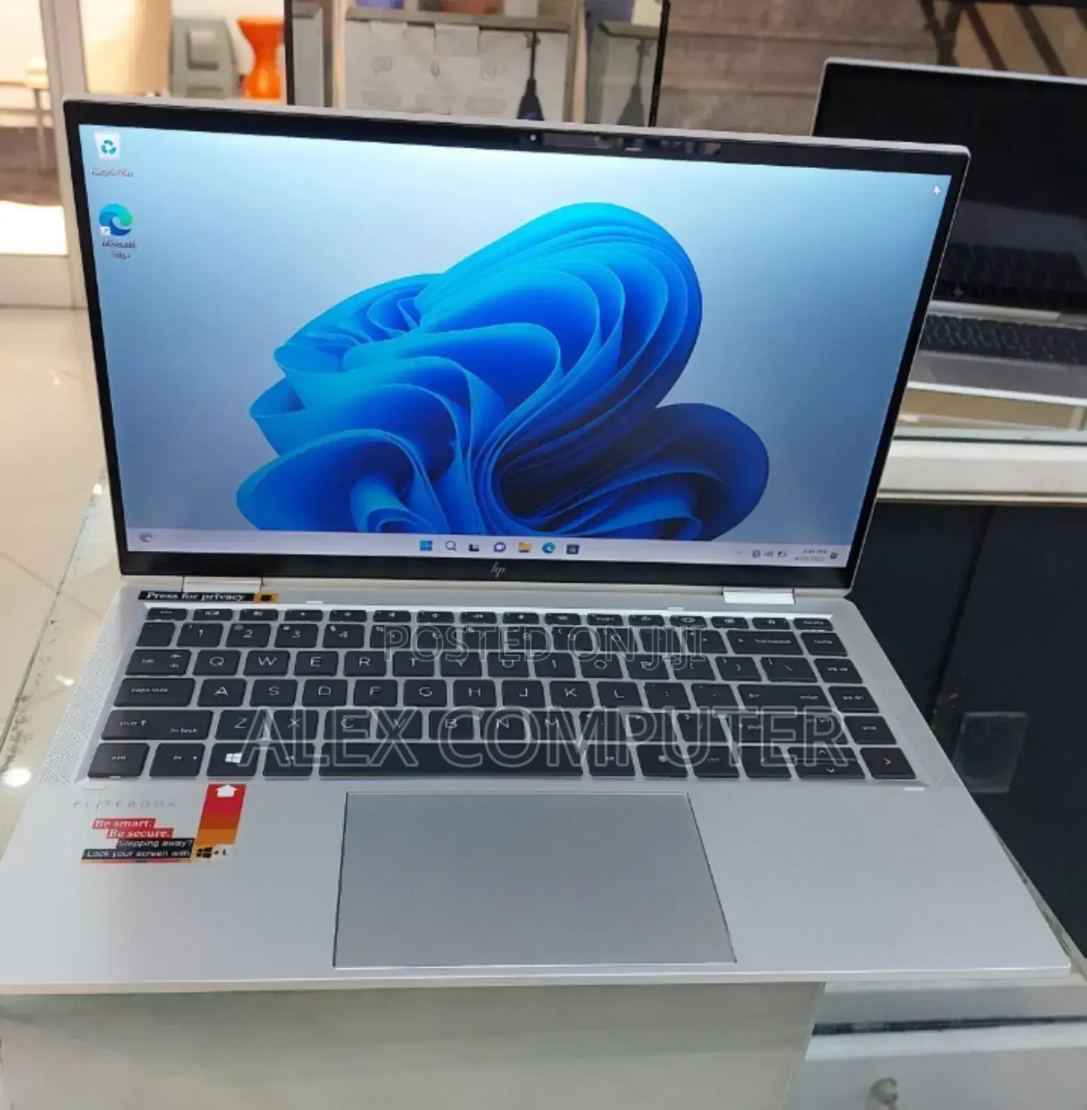 New Laptop HP EliteBook X360 1040 G7 16GB Intel Core I7 SSD 512GB