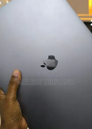 New Laptop Apple MacBook Pro 2019 16GB Intel Core I7 SSD 512GB