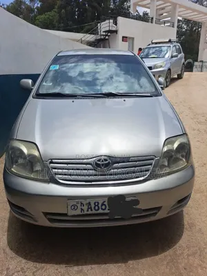 Photo - Toyota Corolla 2003 Gold