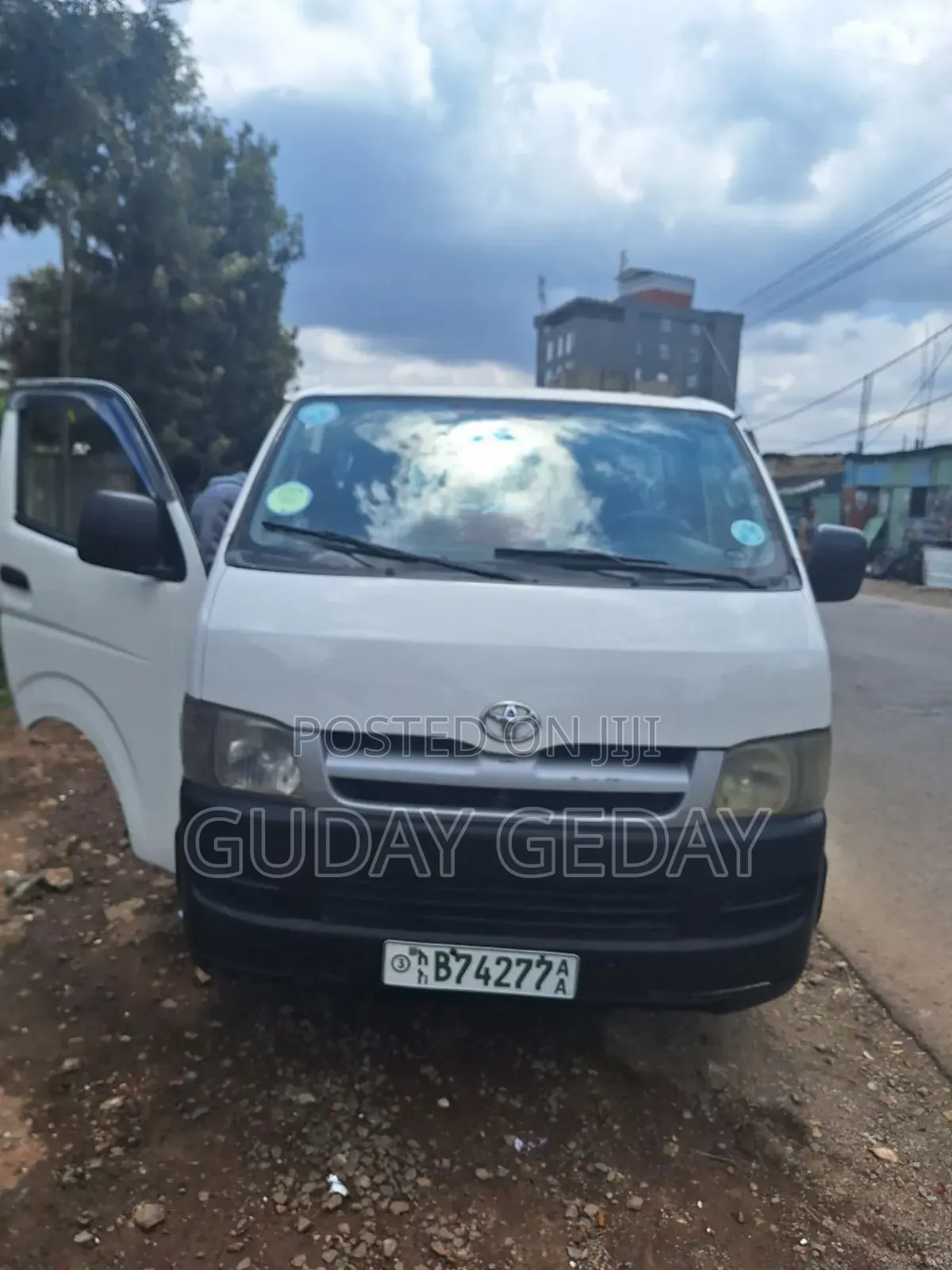 Toyota HiAce 2006 White