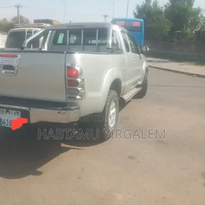 Toyota Hilux 2006 Silver