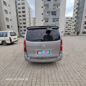 Hyundai Starex 2015 Silver