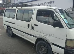 Toyota HiAce 2004 White