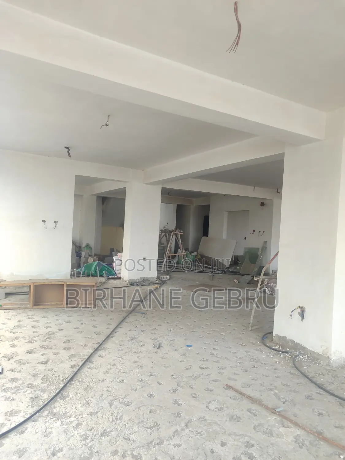 Complex Apartiment for Cafe or Rustirant Rent