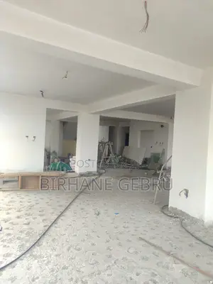 Complex Apartiment for Cafe or Rustirant Rent