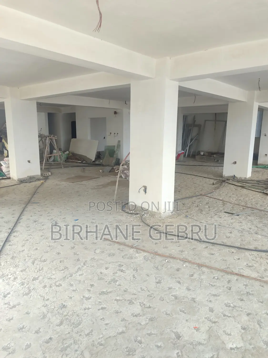 Complex Apartiment for Cafe or Rustirant Rent