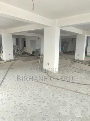 Complex Apartiment for Cafe or Rustirant Rent