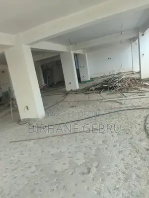 Complex Apartiment for Cafe or Rustirant Rent