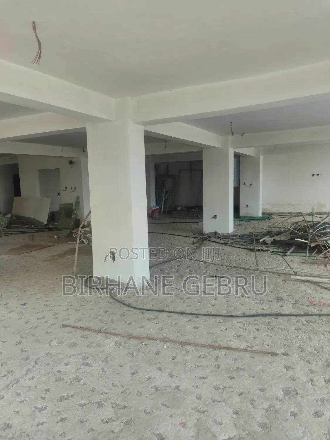 Complex Apartiment for Cafe or Rustirant Rent