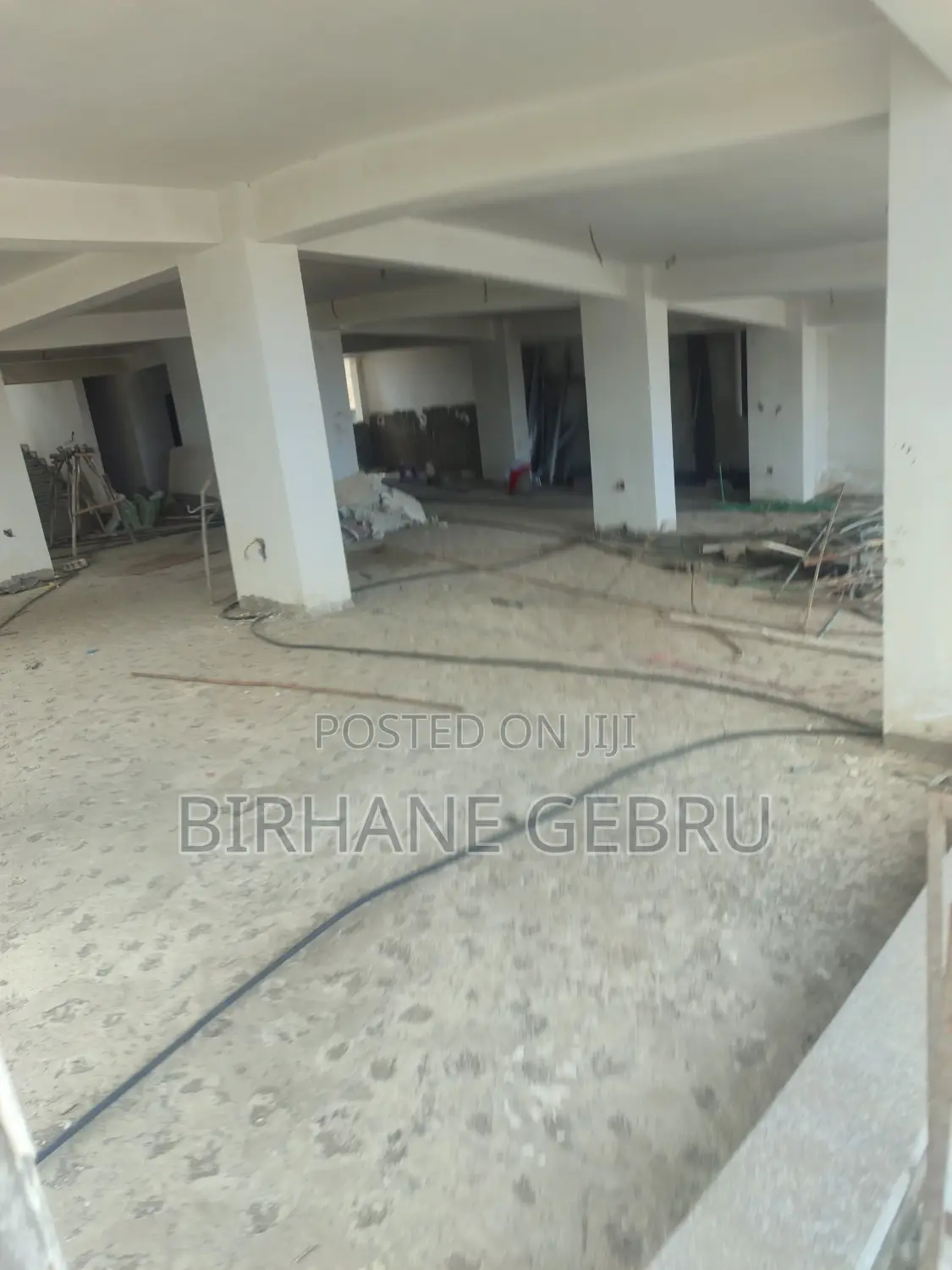 Complex Apartiment for Cafe or Rustirant Rent