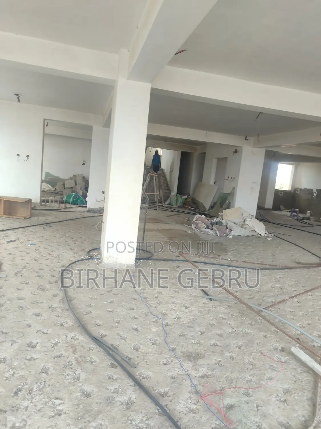 Complex Apartiment for Cafe or Rustirant Rent