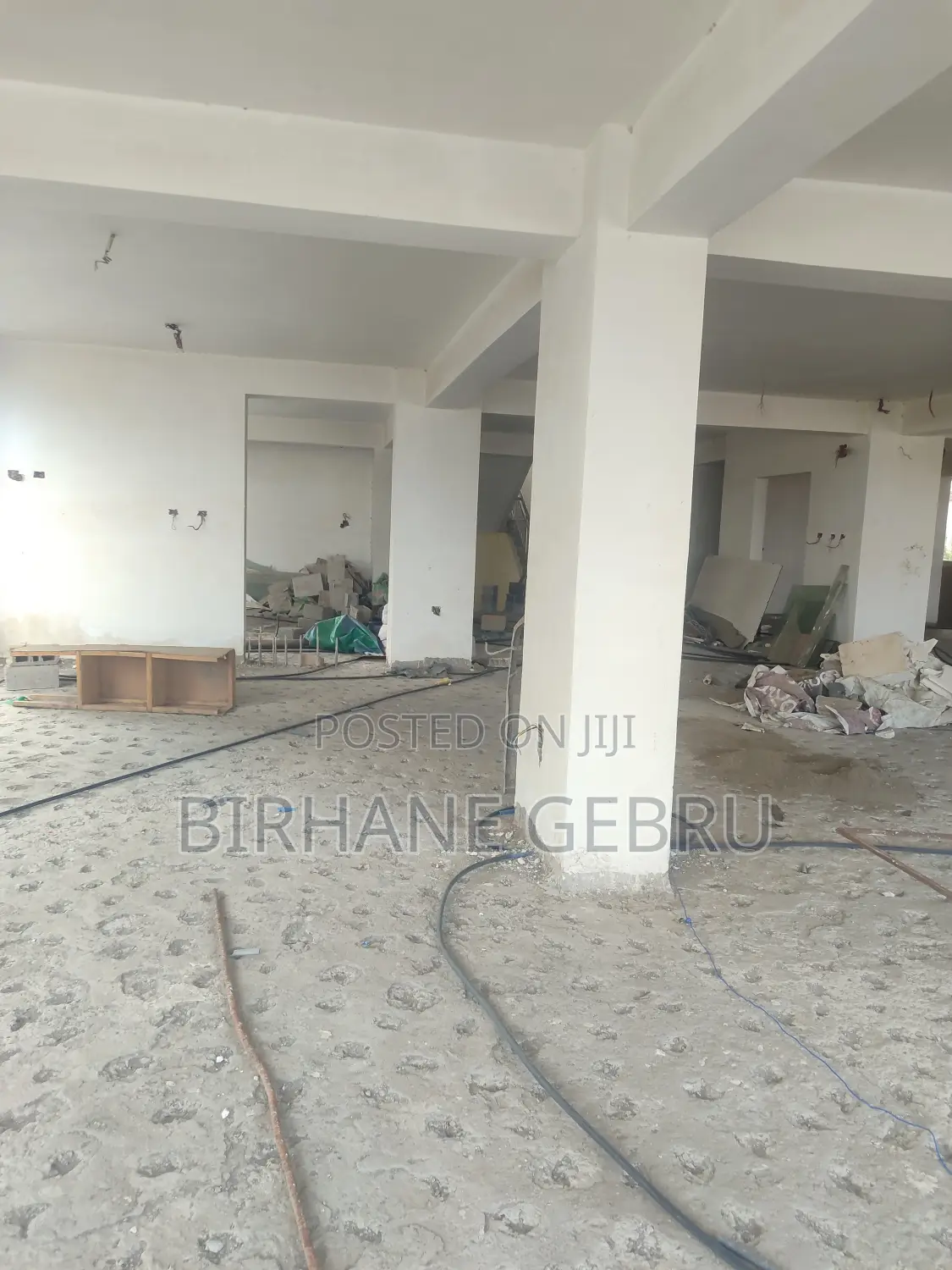 Complex Apartiment for Cafe or Rustirant Rent