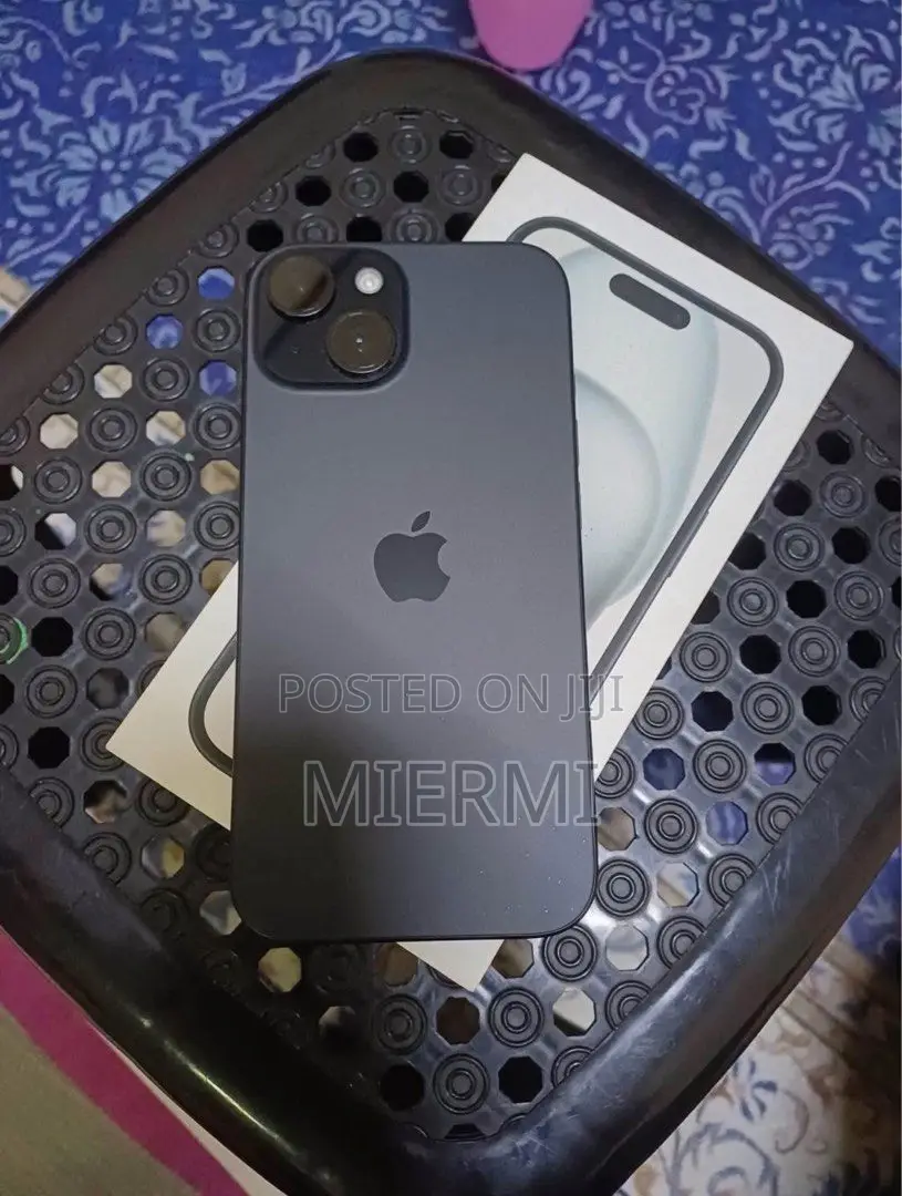 New Apple iPhone 15 128 GB Black