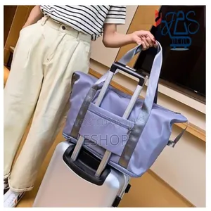 **Foldable High-Capacity Weekender – Airline Approved**