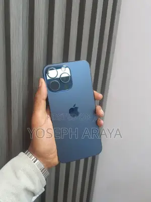 Photo - Apple iPhone 15 Pro Max 256 GB Blue