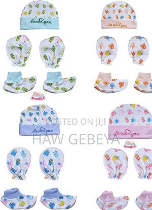  3 Set Newborn Baby Hat,Gloves, Socks Set