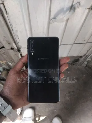 Photo - Samsung Galaxy A7 128 GB Black
