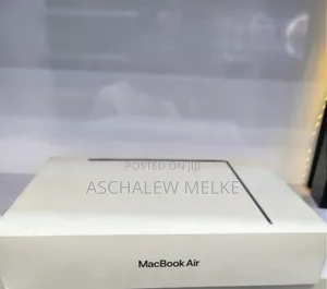 Photo - New Laptop Apple MacBook Air 2024 M3 13-Inch 16GB Apple M3 SSD 256GB