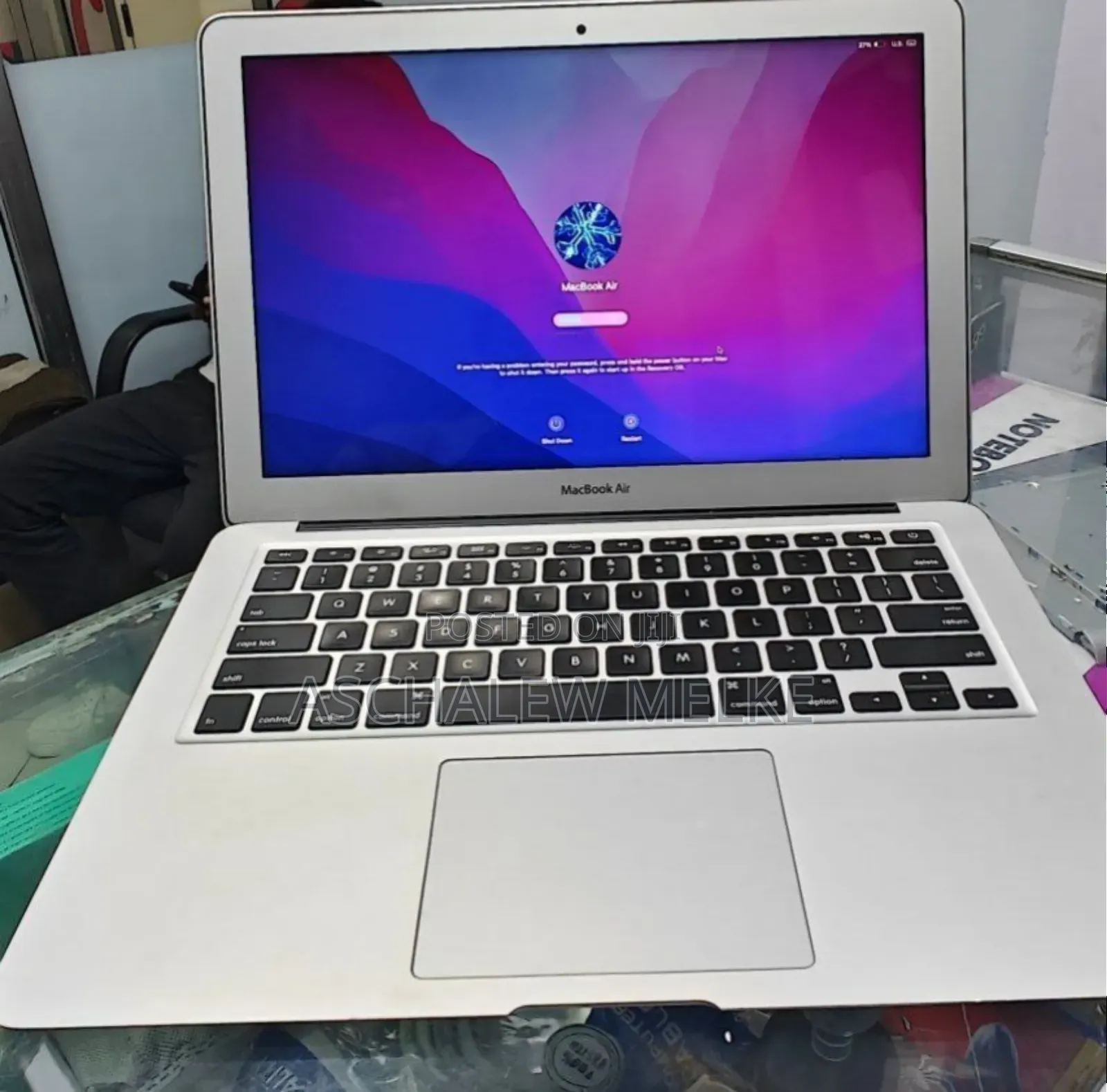 New Laptop Apple MacBook Air 2017 8GB Intel Core I5 SSD 256GB