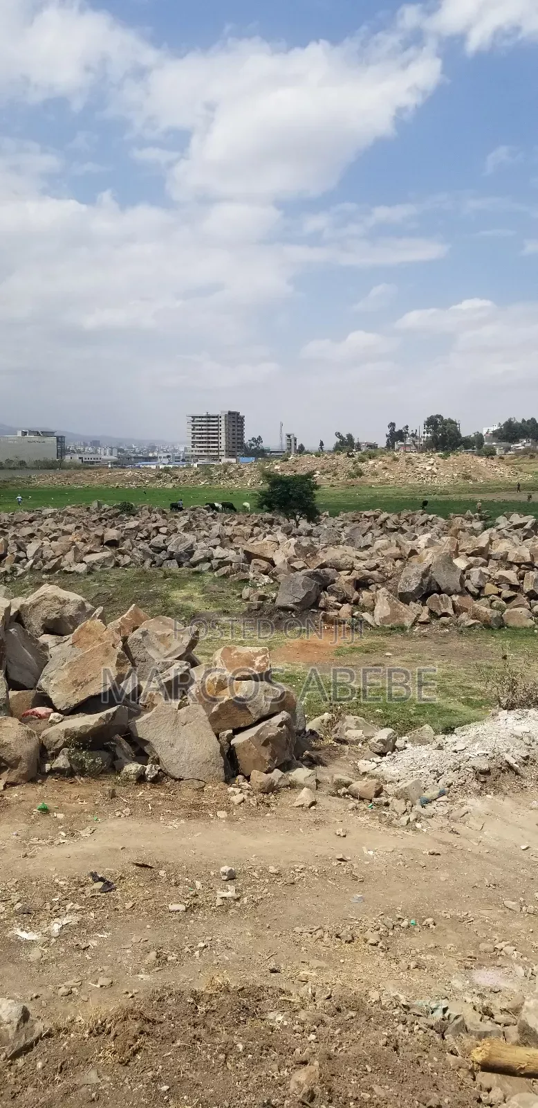 800 Plots of Land for Sale