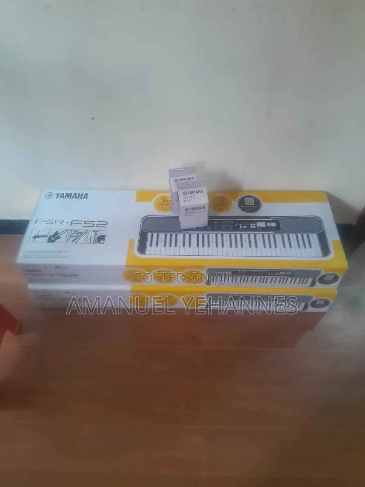 Yamaha PSR F52 Keyboard (Piano)