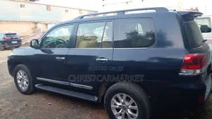 Toyota Land Cruiser 4.5 V8 VXR 2017 Blue