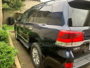 Toyota Land Cruiser 4.5 V8 VXR 2017 Blue