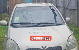 Toyota Vitz 1.0 FWD 3dr 2004 Silver