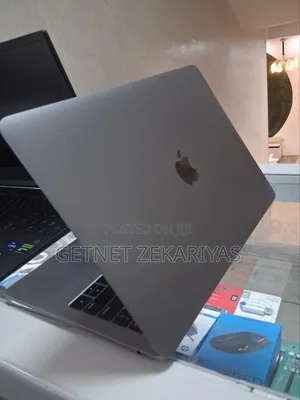 New Laptop Apple MacBook Pro 2017 16GB Intel Core I5 SSD 256GB