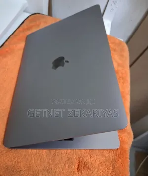 New Laptop Apple MacBook Pro 2017 16GB Intel Core I5 SSD 256GB